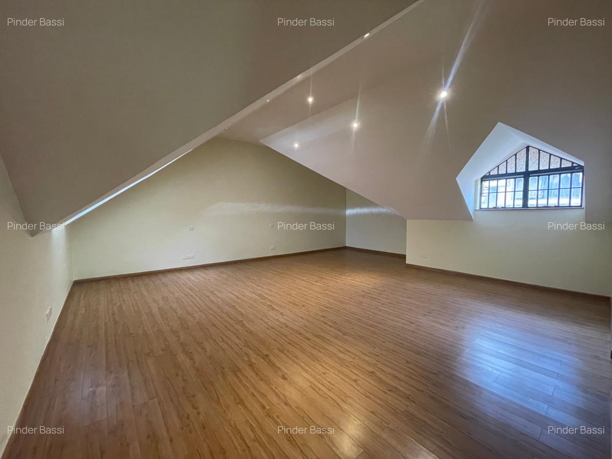 Townhouse — Lavington — photo 14