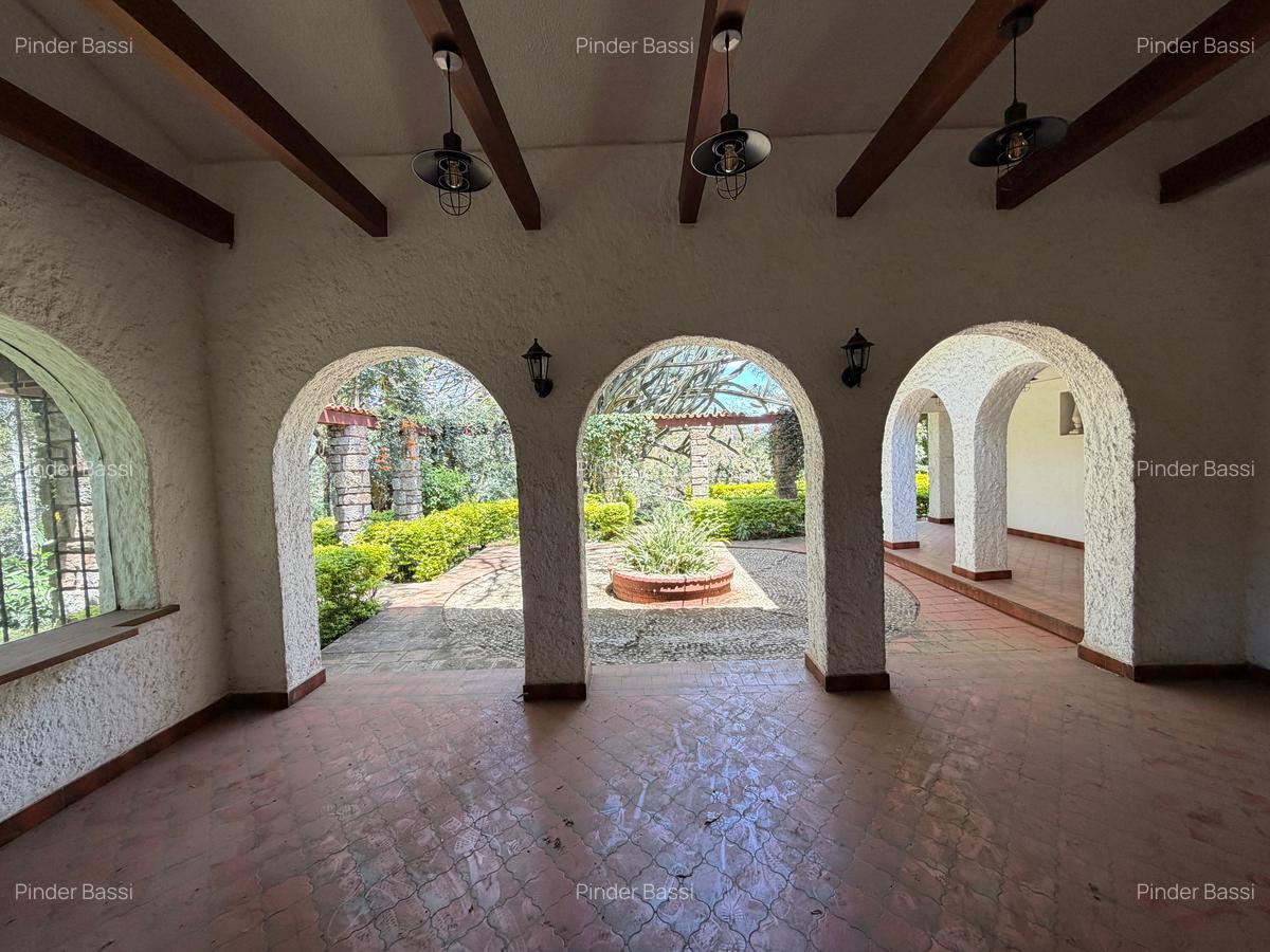 5-Bedroom Separate House — Lavington — photo 9