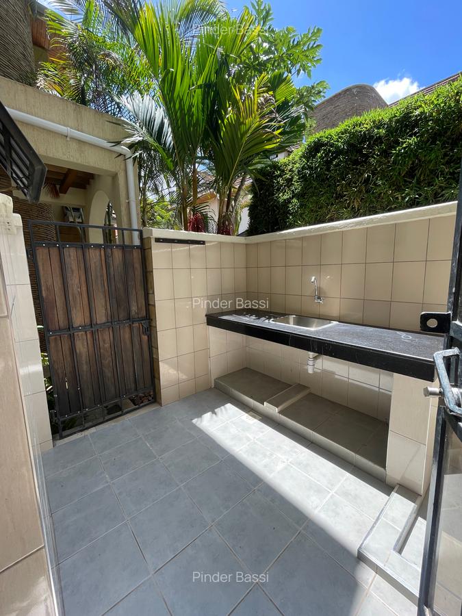 Townhouse — Lavington — photo 17